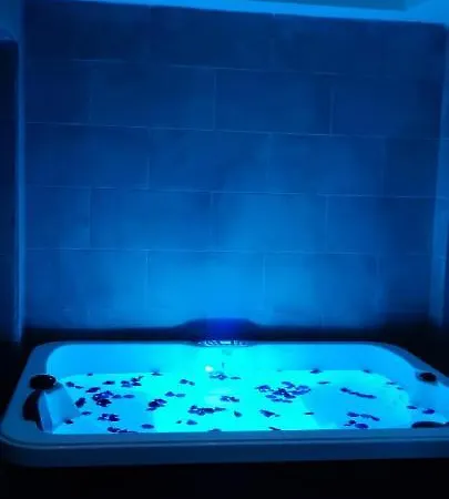Relax - Private Jacuzzi/spa With 2bedrooms * Malaga